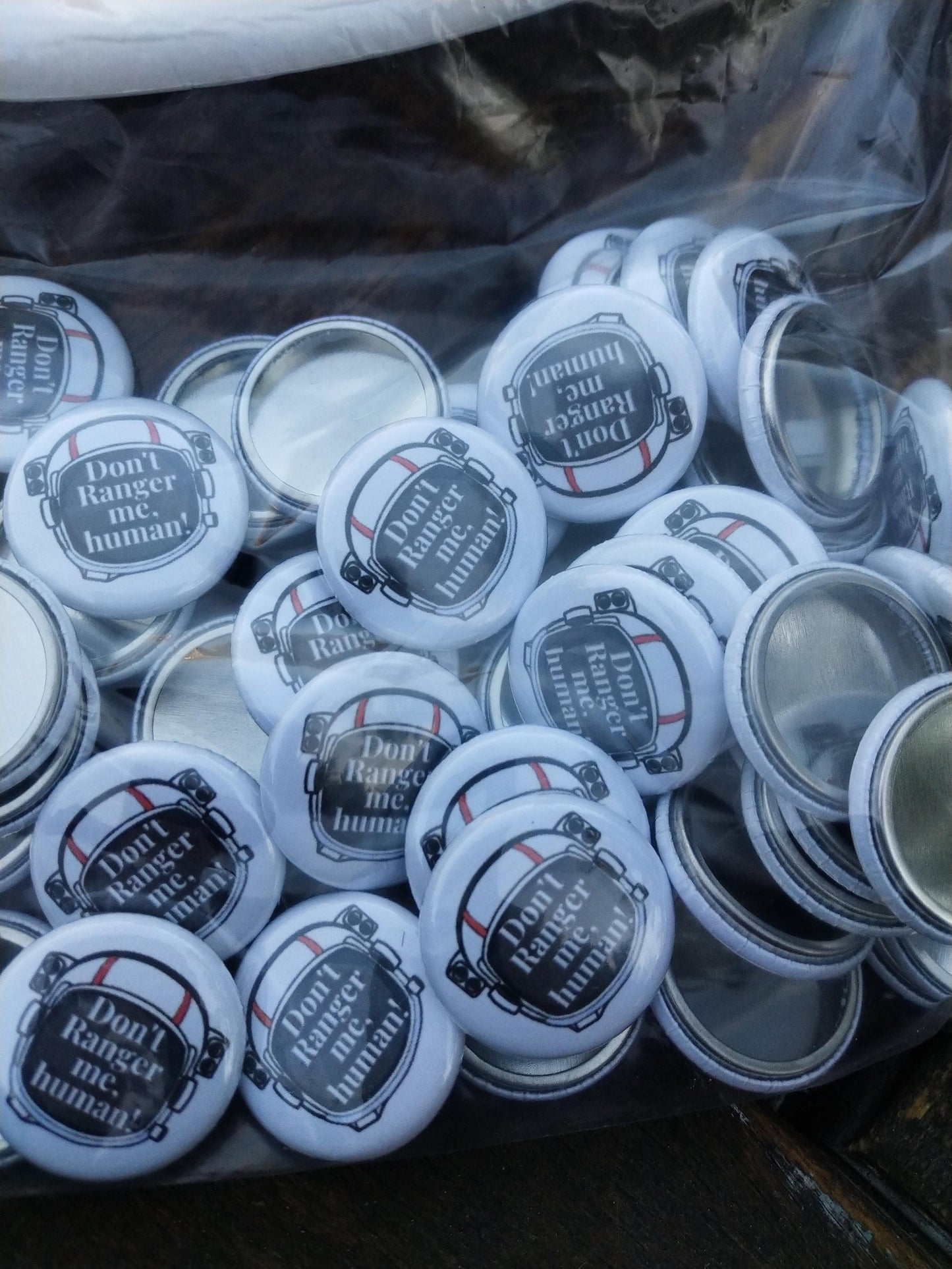 Custom 1" pinback buttons - your custom design on pinback badges - Make your event memorable for less than you'd expect!