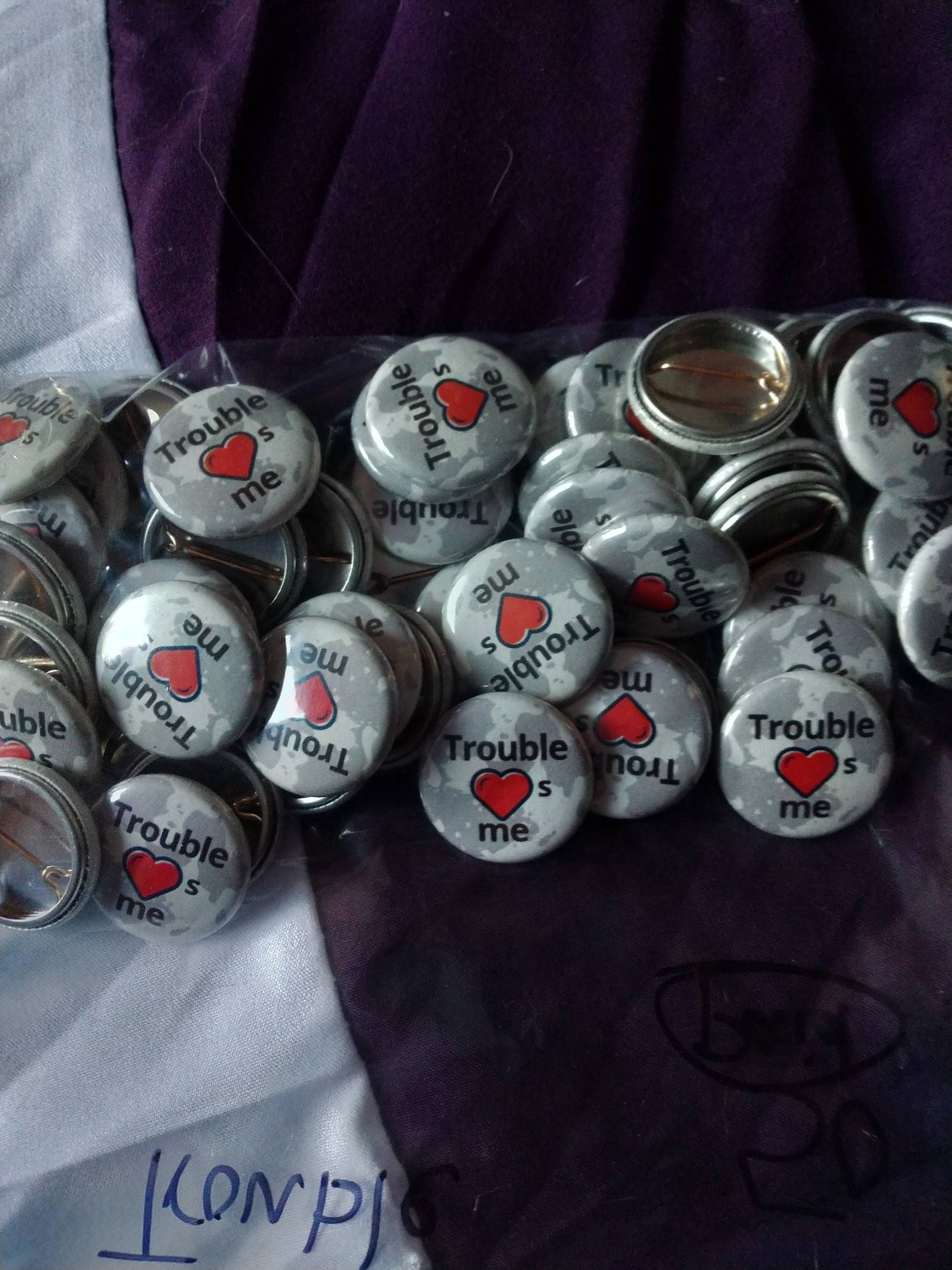 Custom 1" pinback buttons - your custom design on pinback badges - Make your event memorable for less than you'd expect!